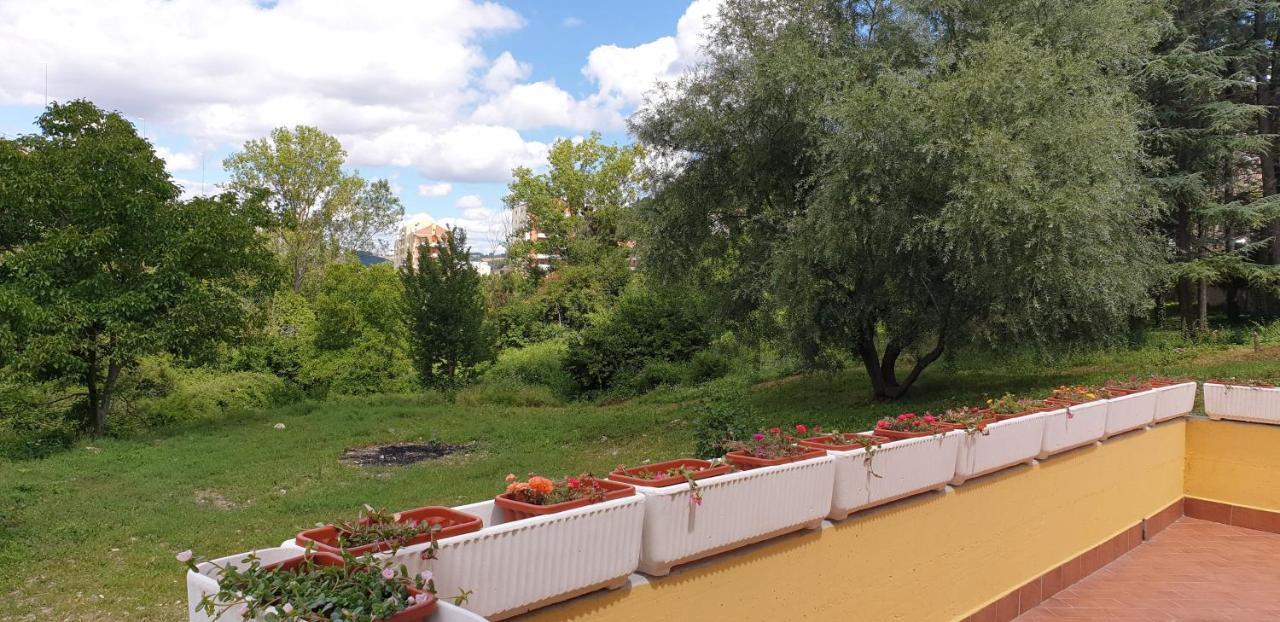 Villa Center Appartamenti Nel Verde In Citta Campobasso Eksteriør bilde
