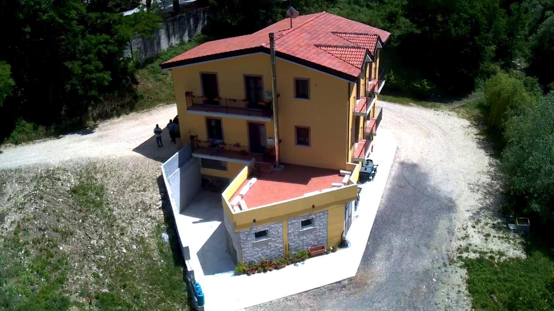 Villa Center Appartamenti Nel Verde In Citta Campobasso Eksteriør bilde