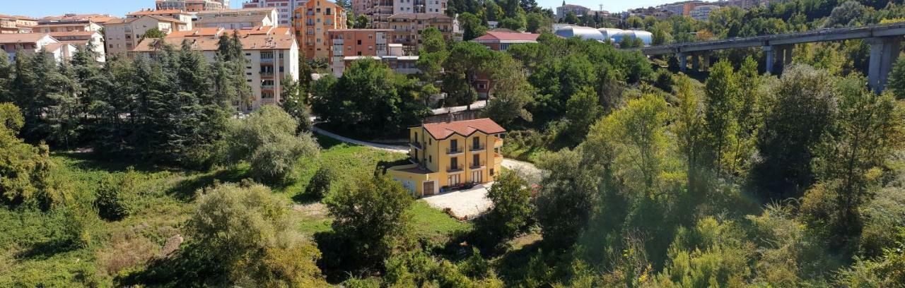 Villa Center Appartamenti Nel Verde In Citta Campobasso Eksteriør bilde